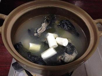 虫草花山药乌鸡汤怎么做，虫草花山药乌鸡汤怎么做好吃，虫草花山药乌鸡汤做法