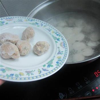 肉丸馄炖汤怎么做，肉丸馄炖汤怎么做好吃，肉丸馄炖汤做法