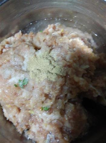黑木耳鱼丸汤怎么做，黑木耳鱼丸汤怎么做好吃，黑木耳鱼丸汤做法