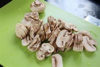 法式蘑菇浓汤怎么做，法式蘑菇浓汤怎么做好吃，法式蘑菇浓汤做法