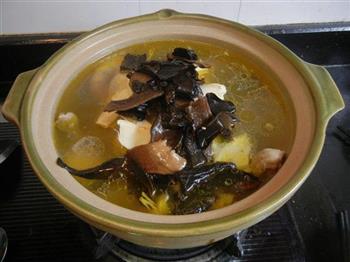 牛肝菌冬笋炖母鸡怎么做，牛肝菌冬笋炖母鸡怎么做好吃，牛肝菌冬笋炖母鸡做法