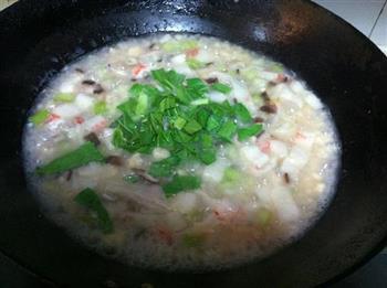 香菇海鲜疙瘩汤怎么做，香菇海鲜疙瘩汤怎么做好吃，香菇海鲜疙瘩汤做法