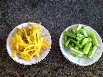 榨菜豆芽素高汤怎么做，榨菜豆芽素高汤怎么做好吃，榨菜豆芽素高汤做法