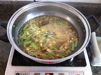 榨菜豆芽素高汤怎么做，榨菜豆芽素高汤怎么做好吃，榨菜豆芽素高汤做法