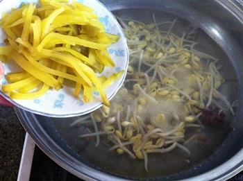 榨菜豆芽素高汤怎么做，榨菜豆芽素高汤怎么做好吃，榨菜豆芽素高汤做法