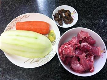 木瓜蚝干猪尾骨汤怎么做，木瓜蚝干猪尾骨汤怎么做好吃，木瓜蚝干猪尾骨汤做法