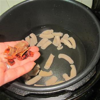 米豆腐小肠汤怎么做，米豆腐小肠汤怎么做好吃，米豆腐小肠汤做法