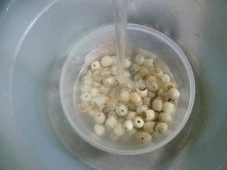 花生仁莲子猪蹄汤怎么做，花生仁莲子猪蹄汤怎么做好吃，花生仁莲子猪蹄汤做法