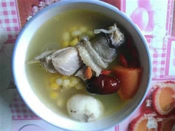 鸡肉煲玉米胡萝卜汤怎么做，鸡肉煲玉米胡萝卜汤怎么做好吃，鸡肉煲玉米胡萝卜汤做法