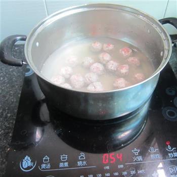 肉丸丝瓜汤怎么做，肉丸丝瓜汤怎么做好吃，肉丸丝瓜汤做法