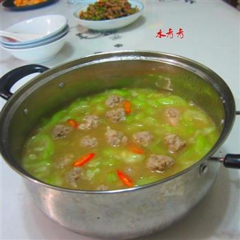 肉丸丝瓜汤怎么做，肉丸丝瓜汤怎么做好吃，肉丸丝瓜汤做法