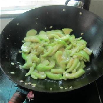 肉丸丝瓜汤怎么做，肉丸丝瓜汤怎么做好吃，肉丸丝瓜汤做法