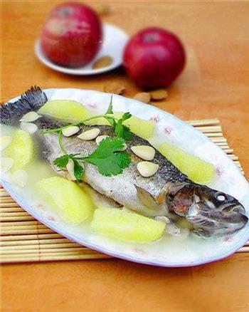 南北杏苹果金鳟鱼汤怎么做，南北杏苹果金鳟鱼汤怎么做好吃，南北杏苹果金鳟鱼汤做法