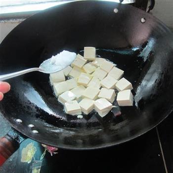 白胡椒豆腐鱼汤怎么做，白胡椒豆腐鱼汤怎么做好吃，白胡椒豆腐鱼汤做法