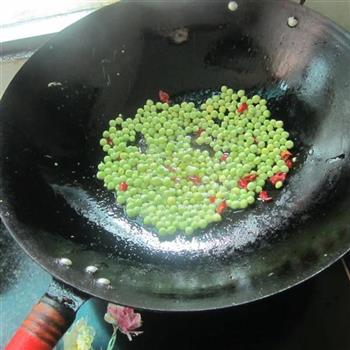 青豆鸡蛋瘦肉汤怎么做，青豆鸡蛋瘦肉汤怎么做好吃，青豆鸡蛋瘦肉汤做法