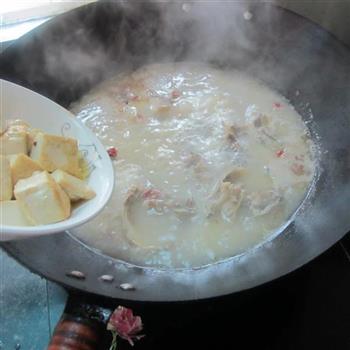 白胡椒豆腐鱼汤怎么做，白胡椒豆腐鱼汤怎么做好吃，白胡椒豆腐鱼汤做法