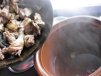 土鸡汤怎么做，土鸡汤怎么做好吃，土鸡汤做法