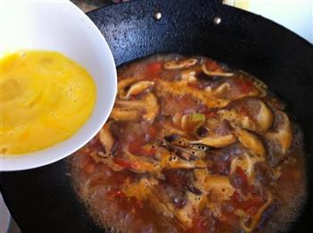 香菇粉丝鸡蛋汤怎么做，香菇粉丝鸡蛋汤怎么做好吃，香菇粉丝鸡蛋汤做法
