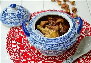 虫草花姬松茸炖鸡汤怎么做，虫草花姬松茸炖鸡汤怎么做好吃，虫草花姬松茸炖鸡汤做法