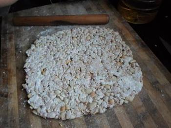 手工花生牛轧糖怎么做，手工花生牛轧糖怎么做好吃，手工花生牛轧糖做法