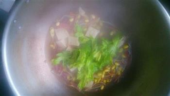 酸辣鸡胗冻豆腐汤怎么做，酸辣鸡胗冻豆腐汤怎么做好吃，酸辣鸡胗冻豆腐汤做法