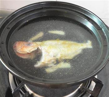 香菜豆腐鱼汤怎么做，香菜豆腐鱼汤怎么做好吃，香菜豆腐鱼汤做法