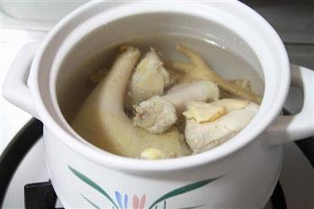 玛咖红枣炖鸡汤怎么做，玛咖红枣炖鸡汤怎么做好吃，玛咖红枣炖鸡汤做法
