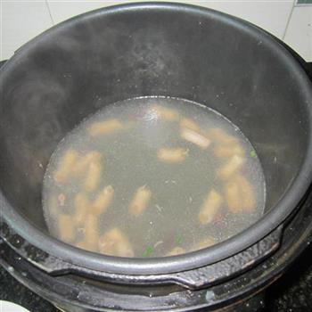 小肠海带汤怎么做，小肠海带汤怎么做好吃，小肠海带汤做法