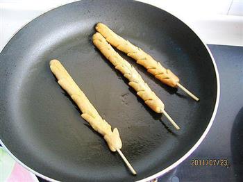 香煎鸡肉肠怎么做，香煎鸡肉肠怎么做好吃，香煎鸡肉肠做法