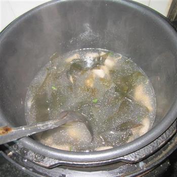 小肠海带汤怎么做，小肠海带汤怎么做好吃，小肠海带汤做法
