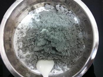 黑芝麻糯米蛋糕怎么做，黑芝麻糯米蛋糕怎么做好吃，黑芝麻糯米蛋糕做法