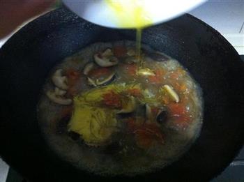 香菇粉条鸡蛋汤怎么做，香菇粉条鸡蛋汤怎么做好吃，香菇粉条鸡蛋汤做法