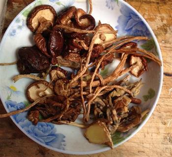 蛏干炖菌菇汤怎么做,蛏干炖菌菇汤怎么做好吃,蛏干炖菌菇汤做法 蛏干炖菌菇汤怎么做,蛏干炖菌菇汤怎么做好吃,蛏干炖菌菇汤做法