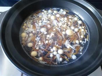 金针菇鸡蛋肉丝汤怎么做，金针菇鸡蛋肉丝汤怎么做好吃，金针菇鸡蛋肉丝汤做法