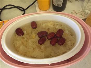 红枣桂圆银耳润肺糖怎么做，红枣桂圆银耳润肺糖怎么做好吃，红枣桂圆银耳润肺糖做法