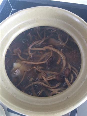 茶树菇汤怎么做，茶树菇汤怎么做好吃，茶树菇汤做法
