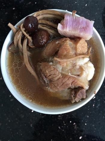 茶树菇汤怎么做，茶树菇汤怎么做好吃，茶树菇汤做法