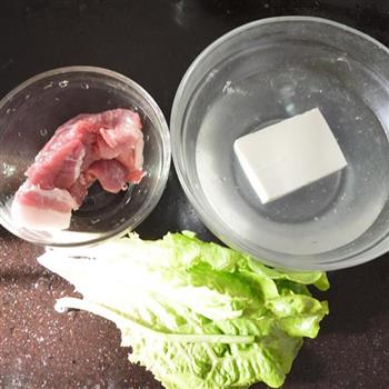 肉丸豆腐丝生菜汤怎么做，肉丸豆腐丝生菜汤怎么做好吃，肉丸豆腐丝生菜汤做法
