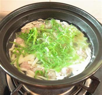 肉丸豆腐丝生菜汤怎么做，肉丸豆腐丝生菜汤怎么做好吃，肉丸豆腐丝生菜汤做法