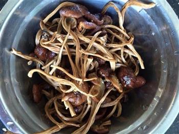 茶树菇汤怎么做，茶树菇汤怎么做好吃，茶树菇汤做法