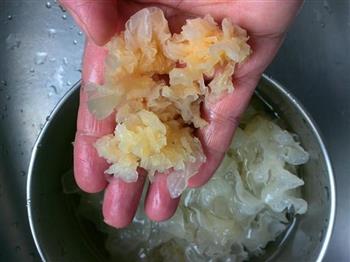银耳雪梨乌梅汤怎么做，银耳雪梨乌梅汤怎么做好吃，银耳雪梨乌梅汤做法