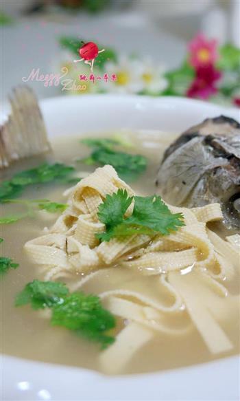 鱼头鱼尾豆腐丝汤怎么做，鱼头鱼尾豆腐丝汤怎么做好吃，鱼头鱼尾豆腐丝汤做法