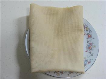 鱼头鱼尾豆腐丝汤怎么做，鱼头鱼尾豆腐丝汤怎么做好吃，鱼头鱼尾豆腐丝汤做法