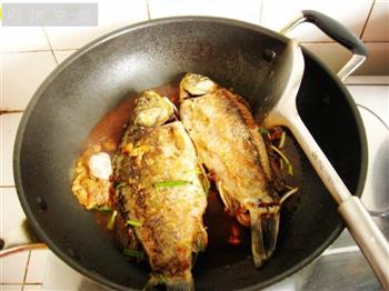 鲫鱼抹锅饼怎么做，鲫鱼抹锅饼怎么做好吃，鲫鱼抹锅饼做法