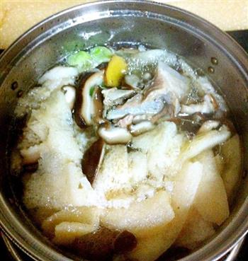 鲜美竹荪香菇汤怎么做，鲜美竹荪香菇汤怎么做好吃，鲜美竹荪香菇汤做法