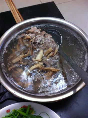 正宗江西瓦罐汤-墨鱼肉饼汤怎么做，正宗江西瓦罐汤-墨鱼肉饼汤怎么做好吃，正宗江西瓦罐汤-墨鱼肉饼汤做法