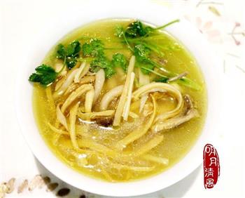 鸡骨架杂菌汤怎么做，鸡骨架杂菌汤怎么做好吃，鸡骨架杂菌汤做法