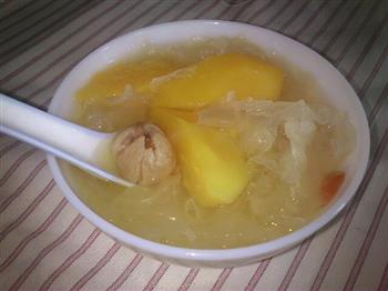 木瓜牛奶银耳羹怎么做，木瓜牛奶银耳羹怎么做好吃，木瓜牛奶银耳羹做法
