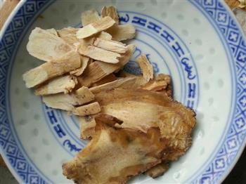 当归黄芪乌骨鸡汤怎么做，当归黄芪乌骨鸡汤怎么做好吃，当归黄芪乌骨鸡汤做法