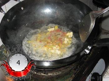酸辣洋葱爆鱿鱼怎么做，酸辣洋葱爆鱿鱼怎么做好吃，酸辣洋葱爆鱿鱼做法